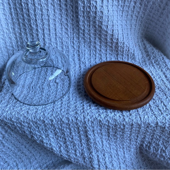 Vintage Teak Wood & Glass cheese dome - Picture 5 of 9